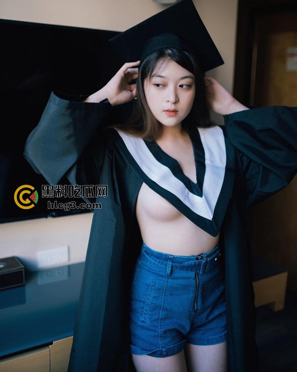 【独家泄密】传媒名校高材生『陈欣』为接戏甘愿被潜规则,高颜值D罩杯呻吟声撩人心弦!-1