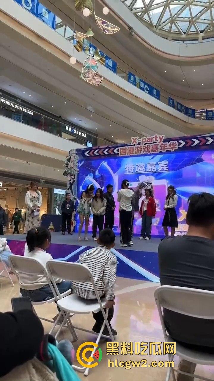 杭州某商场为了流量不择手段！烧鸡表演毒害下一代，家长怒斥要严惩！-2