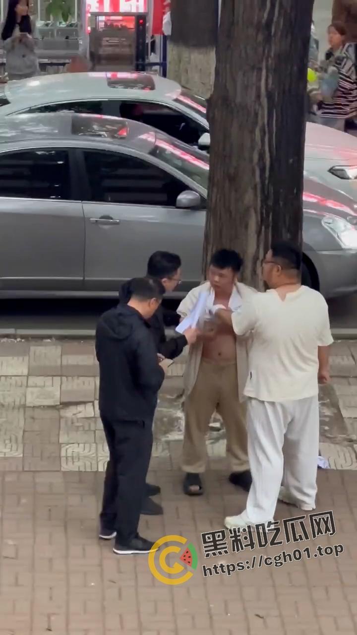 胖熊男孩捉奸现场！母熊胖0发泼打滚要出轨男友给说法  屁眼怪都这么搞笑吗-7