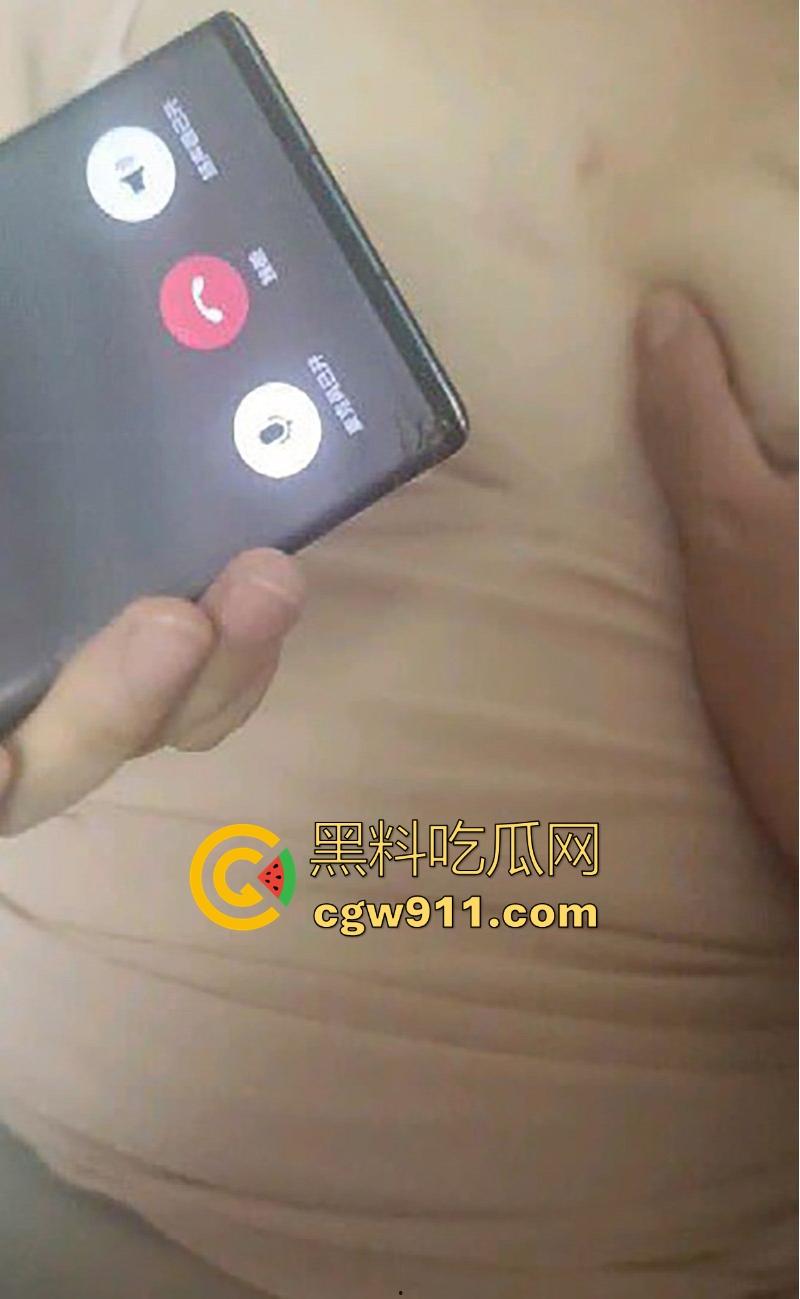 语音通话指导我操老妈,一边听着,一边指挥,骂老妈是骚逼,刺激到下边湿的一塌糊涂!-4