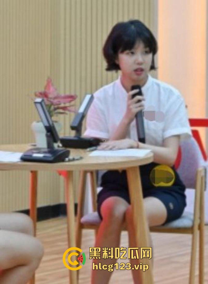 闽南师范大学团委【莹莹】极品反差婊被男友各种调教做爱 被操到高潮喷水-6