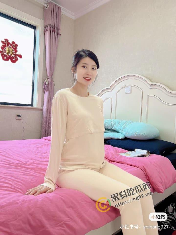 反差婊实锤 西安已婚小少妇私密视频流出  曾给一少 举牌 举牌系列 小红书被网友扒出  孕照大曝光-4