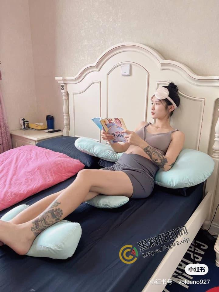 反差婊实锤 西安已婚小少妇私密视频流出  曾给一少 举牌 举牌系列 小红书被网友扒出  孕照大曝光-6