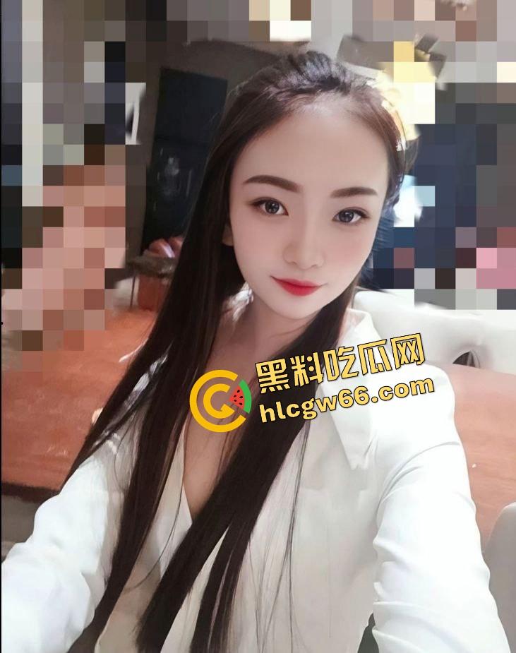 哈尔滨骚同事变母狗背夫偷操半年，这次带友3P插烂骚穴，调教成胯下贱狗射嘴里关笼子！-1