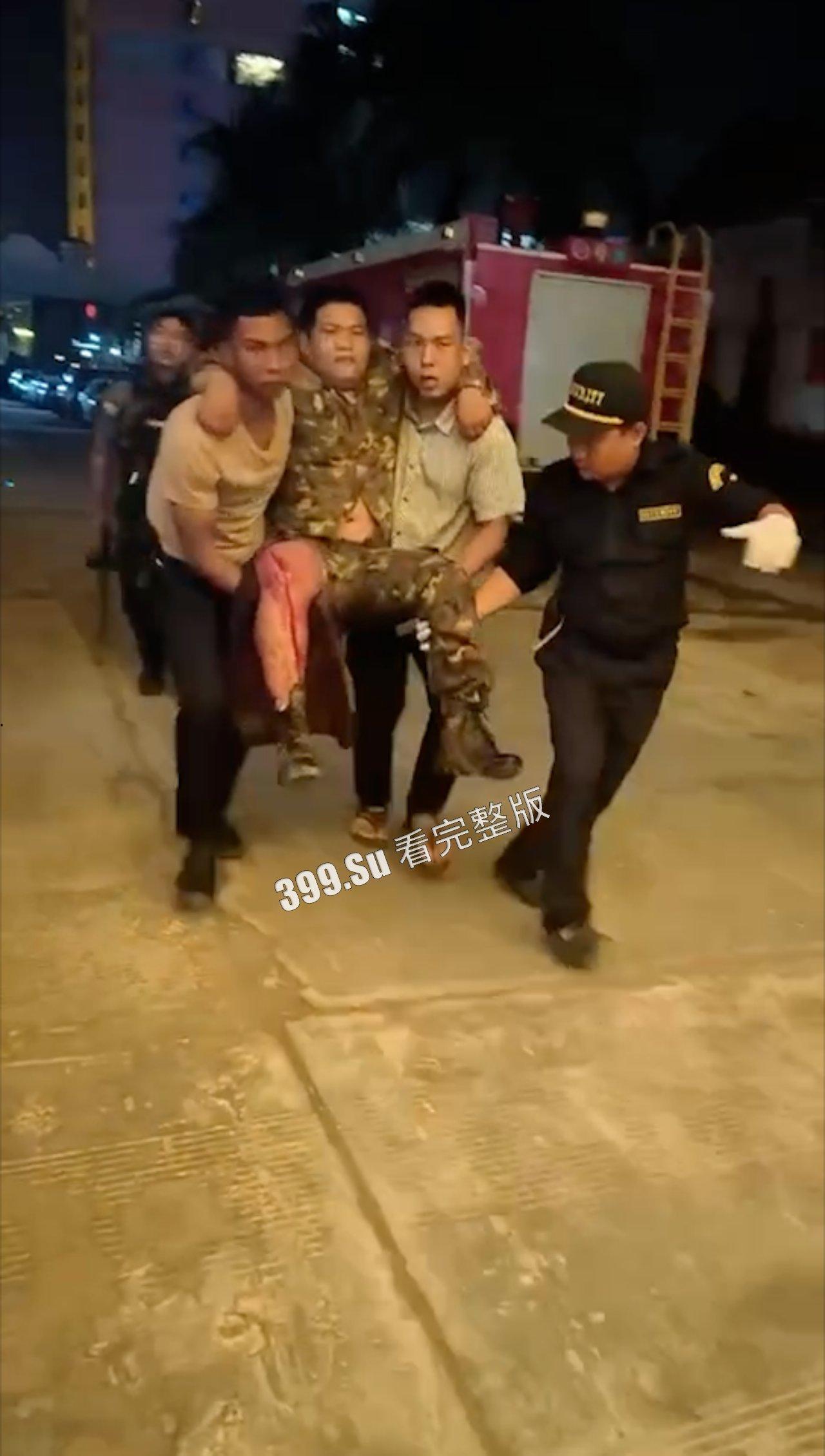 缅甸 果敢老街 真人吃鸡 当街枪战 传闻是白家和魏家-7