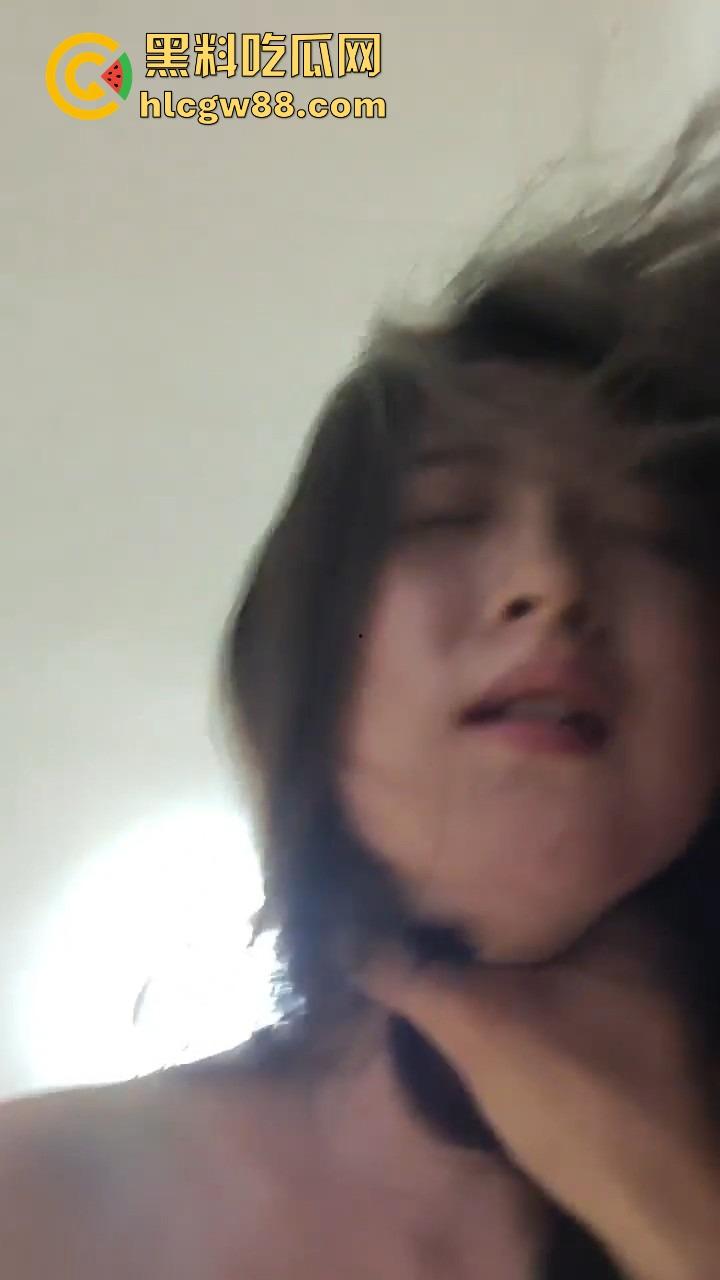 河北农业大学校花【赵宸睿】性爱视频流出,全程舔棒挨操浪叫不停,大奶子晃得眼晕!-6