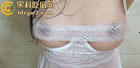 人妻【董佳音】老公不在家,soul上和网友裸聊视频曝光 ,假矜持后面骚到不行,尺度大到爆!-4