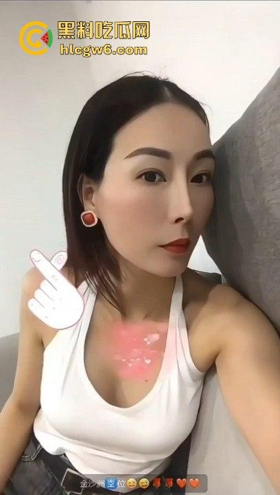 35岁骚浪顶级小野模变身金主专属母狗，穷人女神富人精盆，票子与肉体双丰收的堕落之路！-1