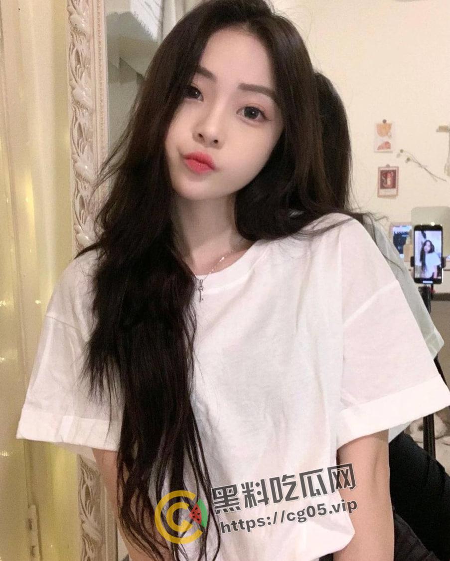 马来西亚INS 14W粉丝网红Wenyek用交友软件诈骗男粉丝感情和金钱!多次出轨给男友戴绿帽!性爱视频被流出!-4