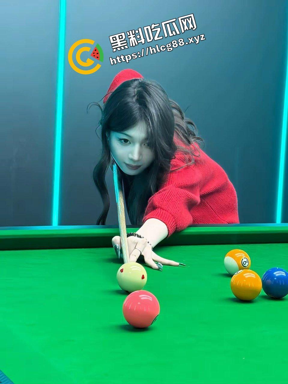 抖音山东女子学院反差婊【极河】身兼数职既是台球媛又是胯下母狗，最爱后入式爆干骚臀！-3