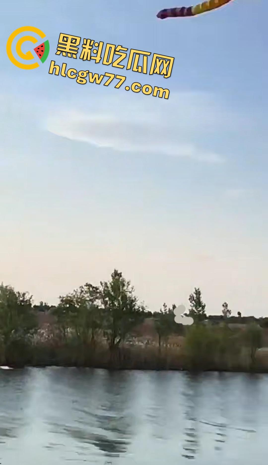 河北石家庄男子坐在风筝线的座位上飞起来大喊“操你妈的还钱”！险些被老鹰叼走小鸡鸡！-6