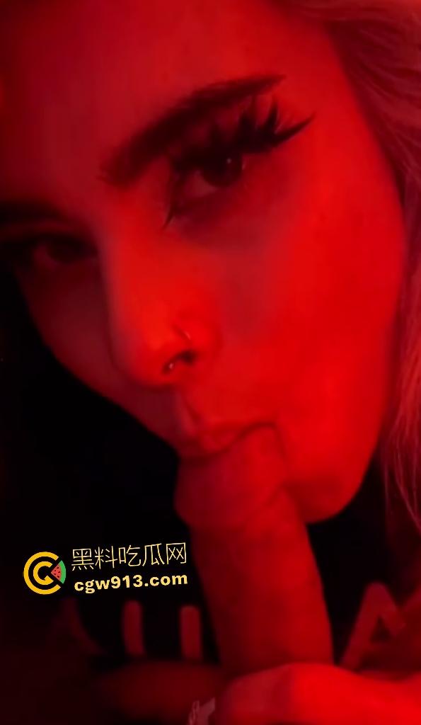 OnlyFans顶极反差精神小妹【Jxycexo】翘臀狂坐鸡巴！白虎嫩逼水多如洪，少女变母狗吃热狗！-8