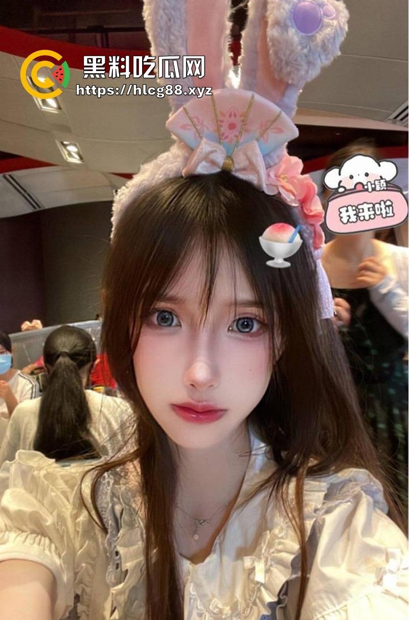 广东职业技术学院19岁母狗【李颖莹】清纯反差婊粉嫩馒头逼 大尺度裸舞用笔自慰视频调教 很有撸点！-4