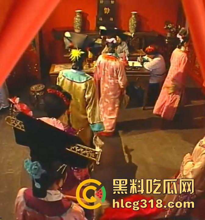 国产电视剧【宰相刘罗锅】秀女入宫露点摸奶片段曝光！以前电视剧这么敢拍，为什么现在不给拍呢！-2