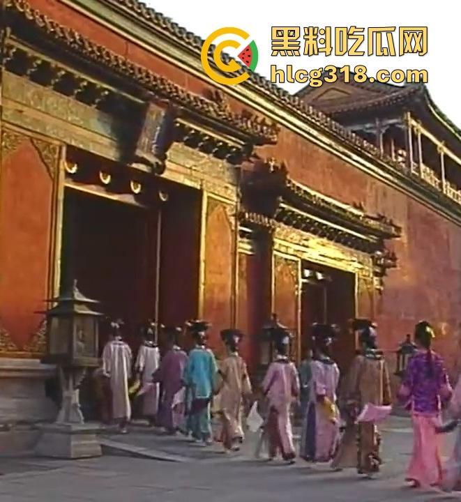 国产电视剧【宰相刘罗锅】秀女入宫露点摸奶片段曝光！以前电视剧这么敢拍，为什么现在不给拍呢！-5