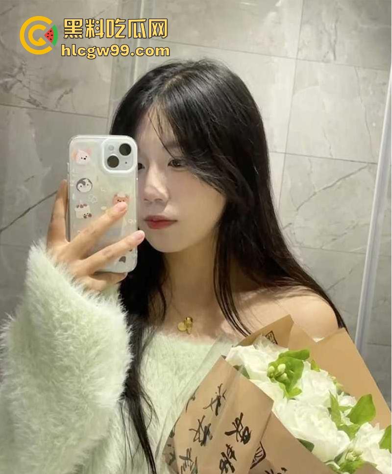 瓜友爆料！中国农业大学反差校花【赵伊】性爱视频曝光，舔棒挨操淫骚浪叫，全程露脸大奶子晃个不停。-4