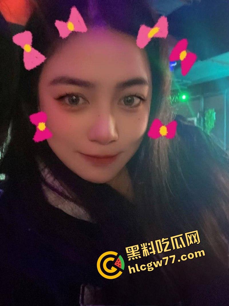 重庆财经学院反差母狗曝光，新疆小骚逼『夏兹热丽』破处后被疯狂口爆颜射，还舔精自拍骚得逆天！-8