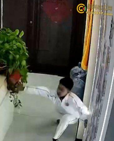 辽宁本溪笔尖托管校长【王伟娜】，对学生辱骂施暴和严重的肢体暴力，根本不配管理孩子，更无资格做人 ！-8