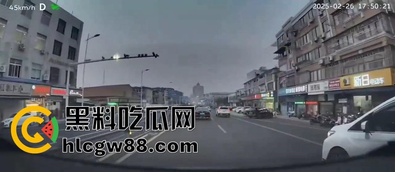 女友抢方向盘撞车差点送我上天，哭着求我别报警，这绿茶婊还想让我原谅她！-9