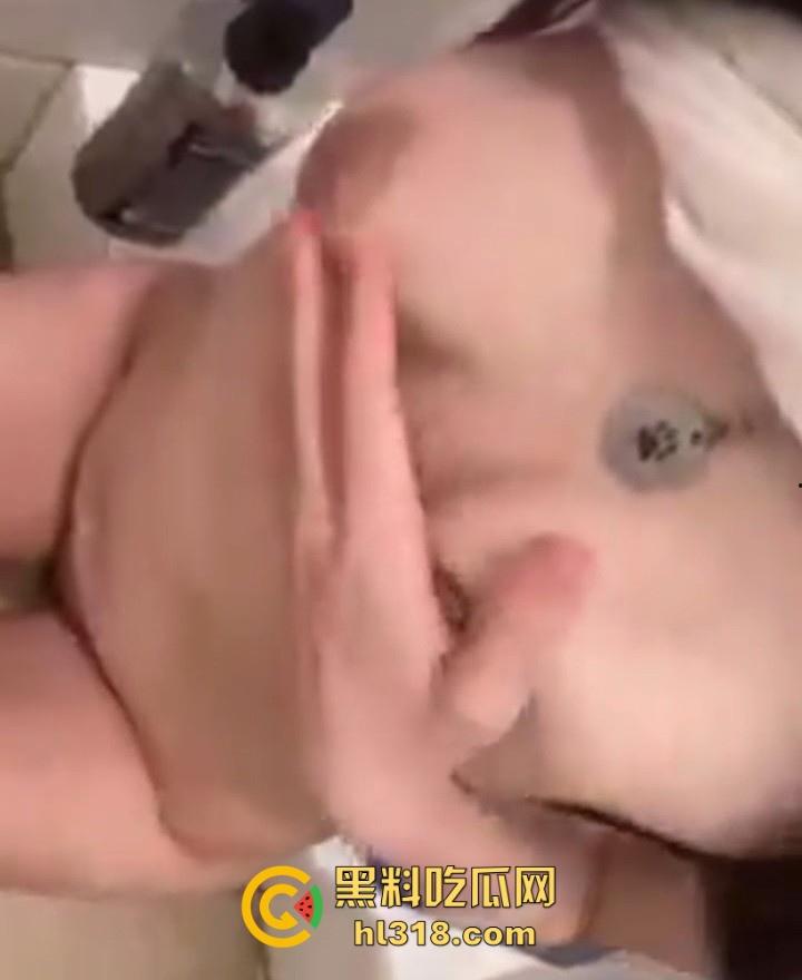 湖南职业学院学生妹【林妙妙】 清纯反差，翘臀曲线诱人，粉嫩乳尖娇俏挺立，自慰视频曝光流出！-8