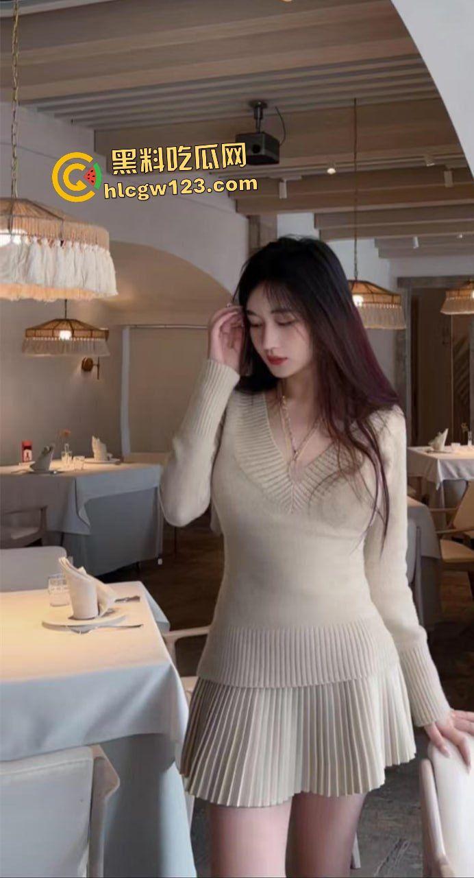 云南第一深情机车男狂操萝莉少女！黑丝床战视频外泄，绿帽女友逼男友看被操实况！-2