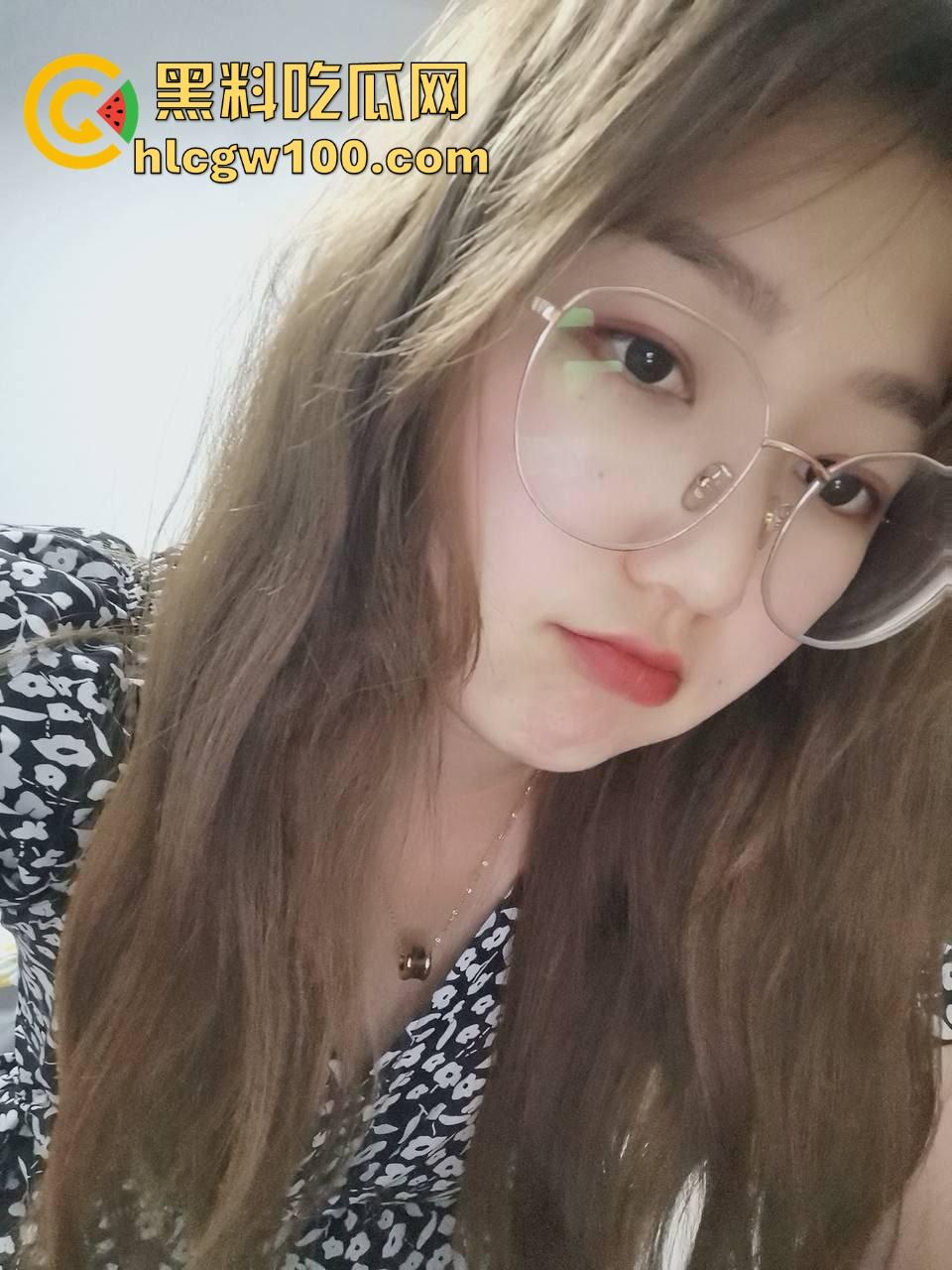 学生下课激情上演楼道口爆，下课十分钟都不放过，楼道口活展示1分钟搞定，剩下时间还能谈情说爱！-4