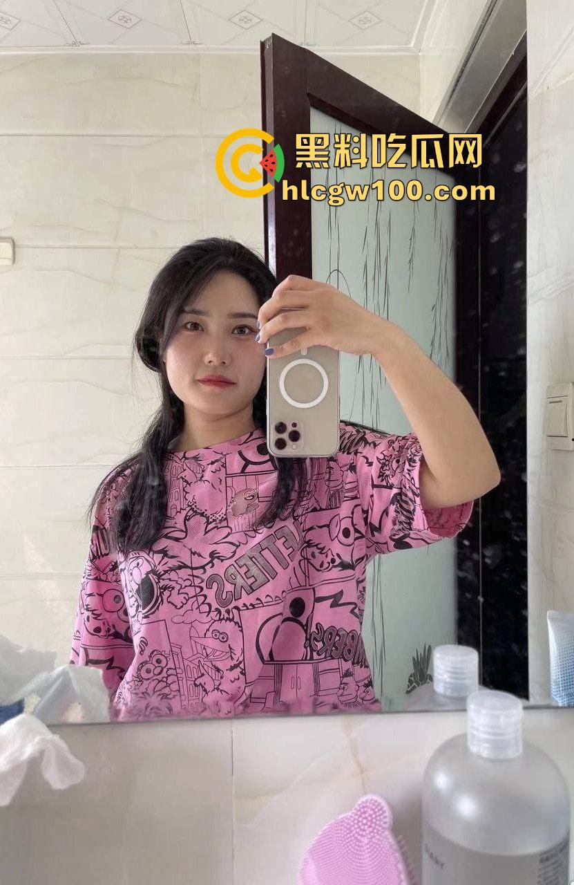 合肥技师谢【悠然】被PUA成骚货，下班直奔大哥家，自慰到高潮再插浪穴，还主动求内射，高潮后嗷嗷叫迷得人骨头酥！-1