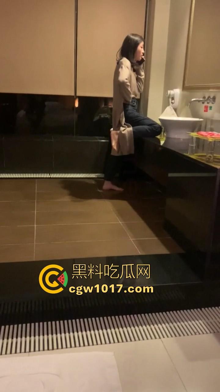 骚的不一定是小姐，还有可能是销售！半哄半骗灌醉到酒店，一晚上干了她无数次，原来这就是销冠！-4