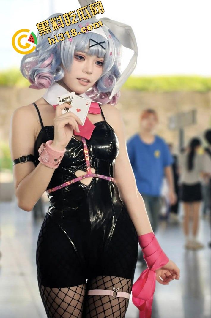 coser比比谁骚，成都夜场漫展集体裆走光，连体丝袜裹逼，内裤全外穿，宅男手机拍到爆存储！-6