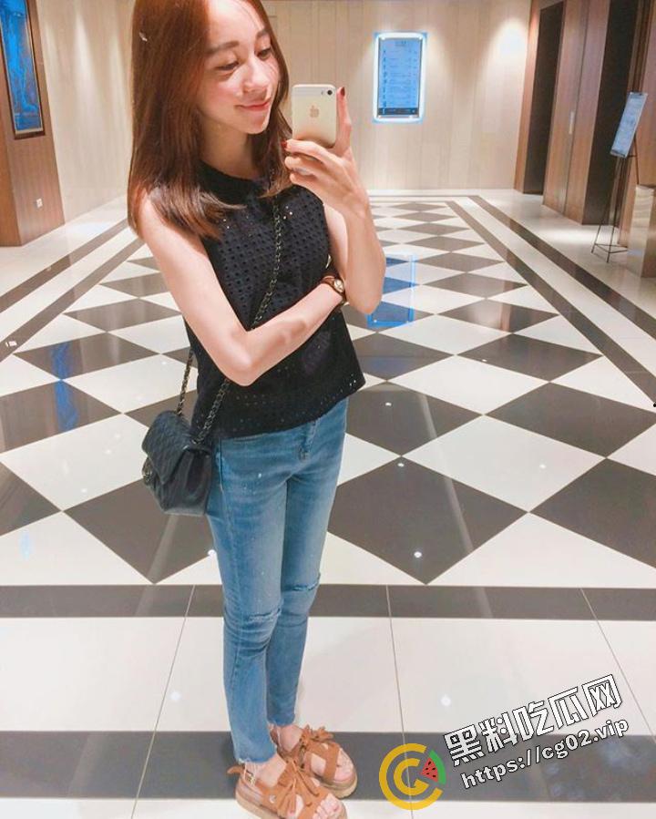 台湾版 PUA套路笔记 真实对话记录教你如何骗取反差婊 台妹【邱念婷】裸照 狂秀肥美大黑逼 附海量生活照-14