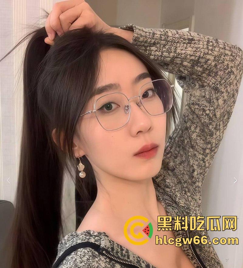 成都小学语文老师【苏靖雯】酒店约炮学生家长视频流出 主动口交上位榨精 无比风骚！-1