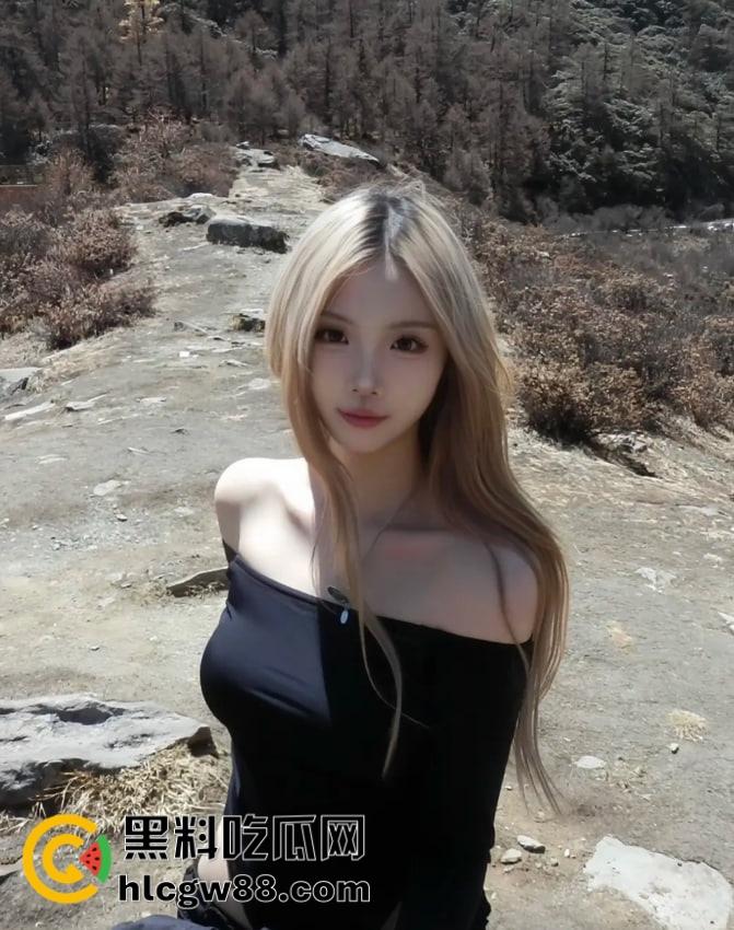 四川22岁骚鸡【林琳】包月卖逼当情人，吃一个月鸡巴换俩包，朋友圈晒包背地里卖逼！-4