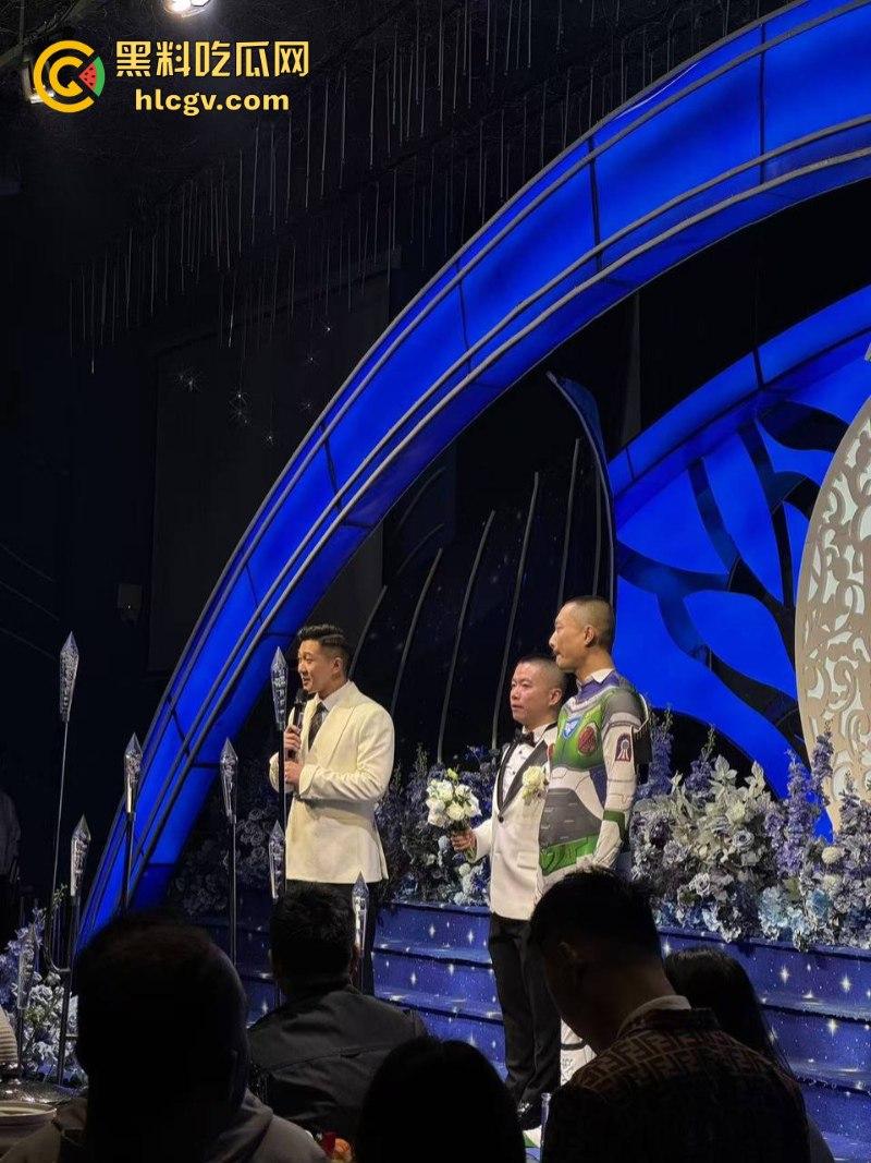 菊花一紧：成都北湖筵禧gay婚现场视频流出 打破世俗勇敢合体 男男亲亲有点怪怪的-15