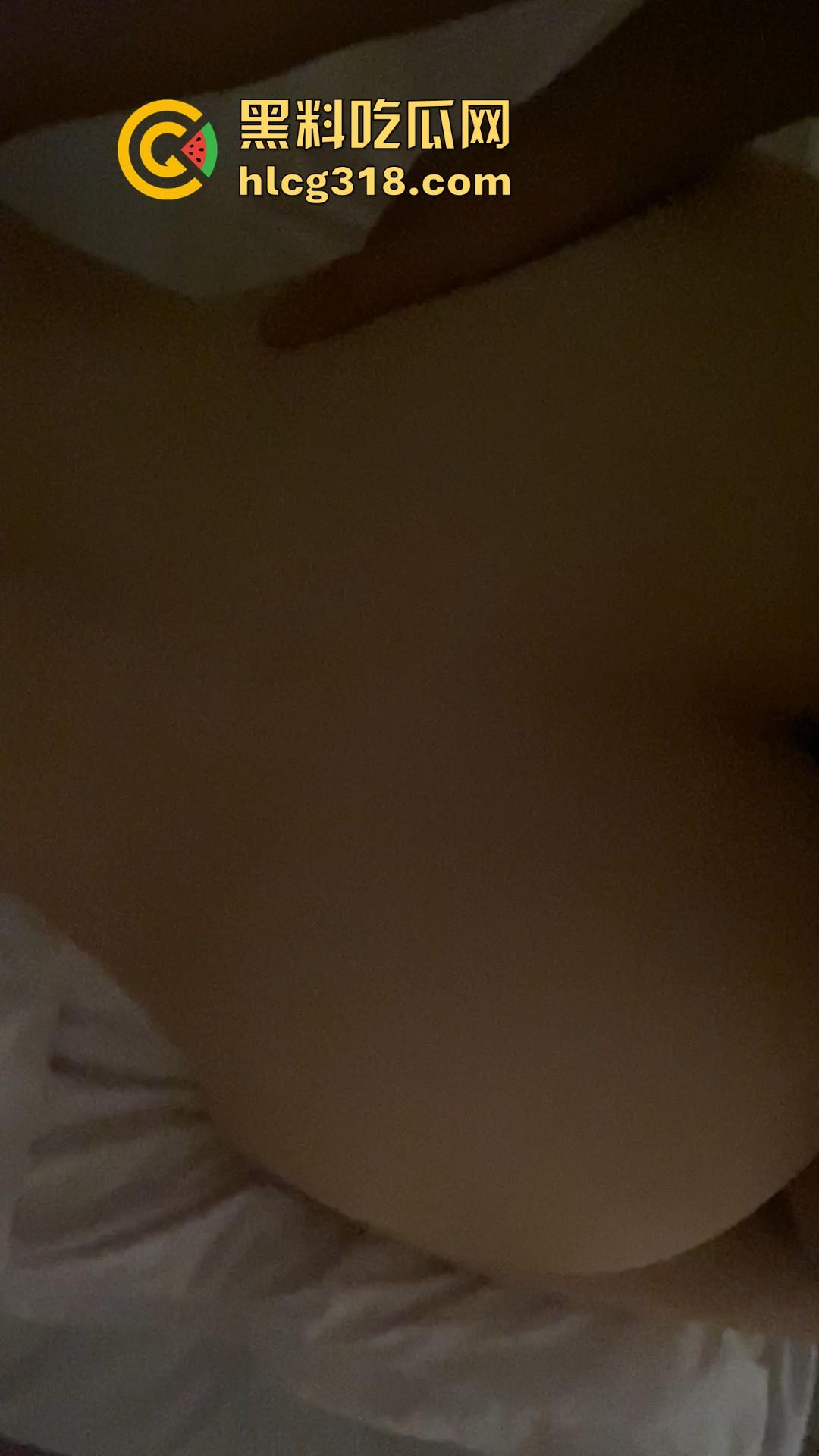 南京大学健身反差学妹【刘蔷莹】性爱视频被渣男曝光，甜美反差顶级身材，主动摇臀被各种无套爆操！-14