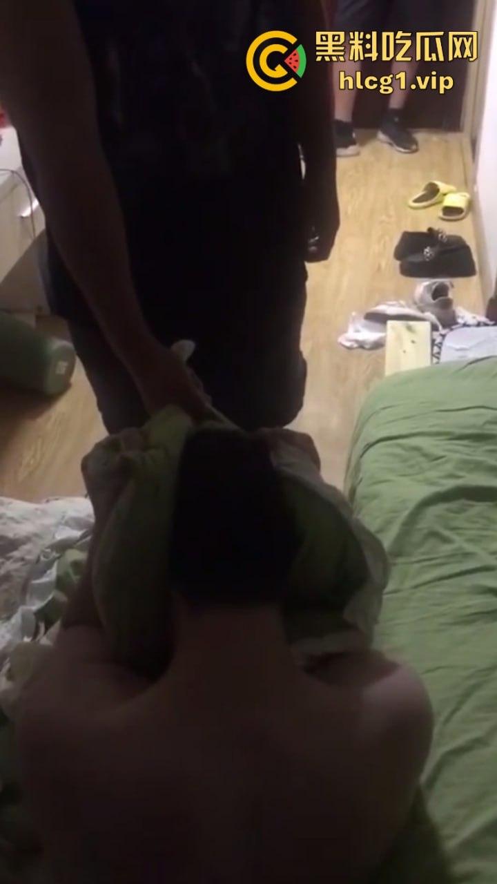 家花不如野花香！真实捉奸合集 堵在房间不管男女先暴打一顿！-12