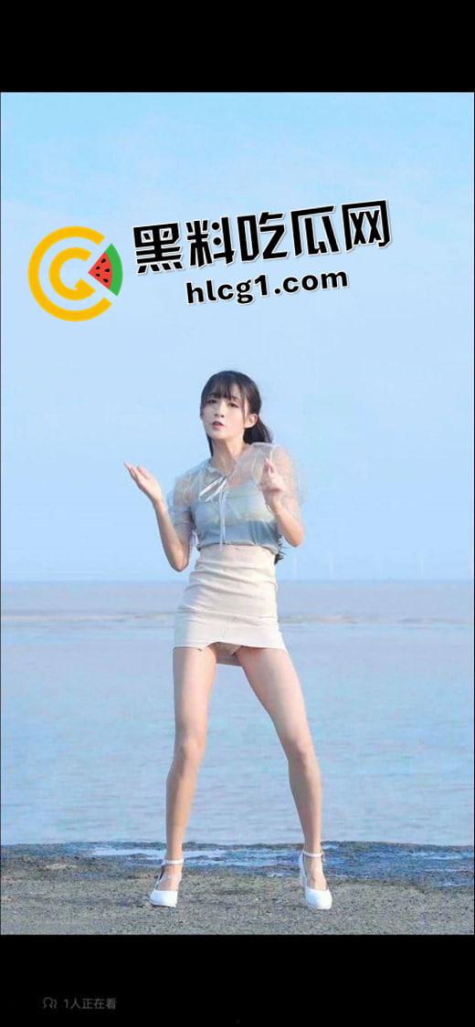 开盒百万粉丝网红【伢伢gagako】复旦大学网红 高智擦边烧鸡 粉红内裤骚舞助理高考-5