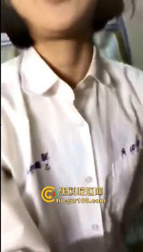 台湾工商学院大一学妹【蒋瑶】大量淫照视频流出，勾搭网友的淫荡小母狗，推荐校园系列！！-9