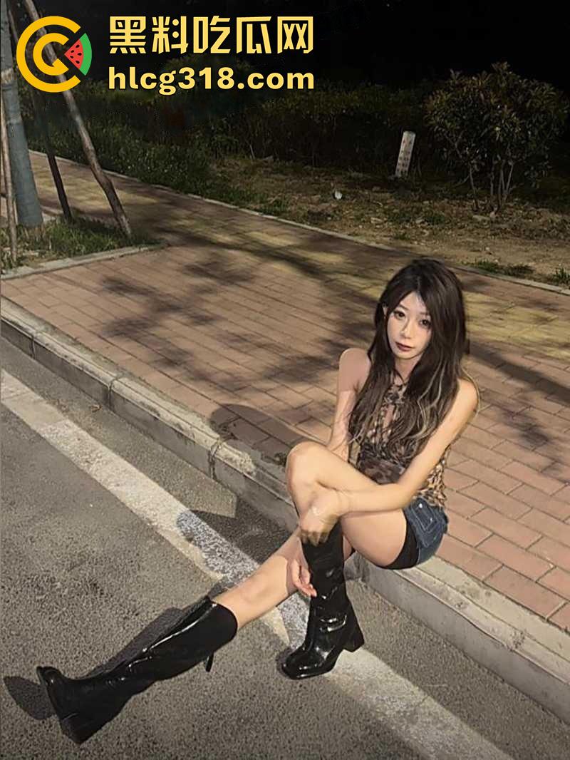 安徽长腿性瘾母狗【崔熙含】，目前就读抚顺石油化工学院，身材火辣骚劲冲天，打桩操到翻白眼！-4