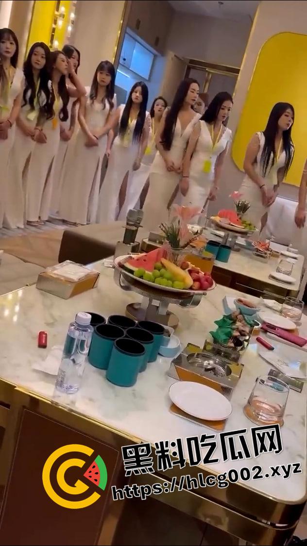 玩归玩 闹归闹 KTV里别拍照！选妃现场  难道这就是天堂吗-2