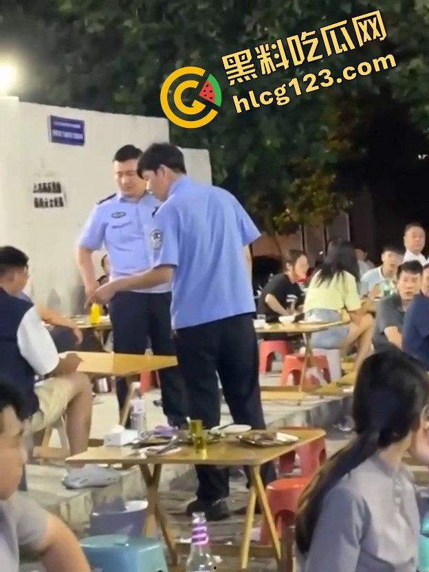 吃烧烤喝点酒就敢硬刚警察？不搞点大动静酒都算白喝了！-2