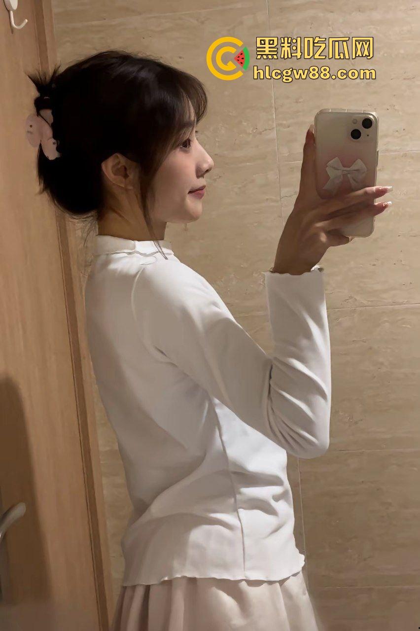 南京艺术学院美腿反差舞蹈生【张倩雯】极品一线天鲍鱼3K高价约炮，爆操娇喘视频惨遭泄密！-2