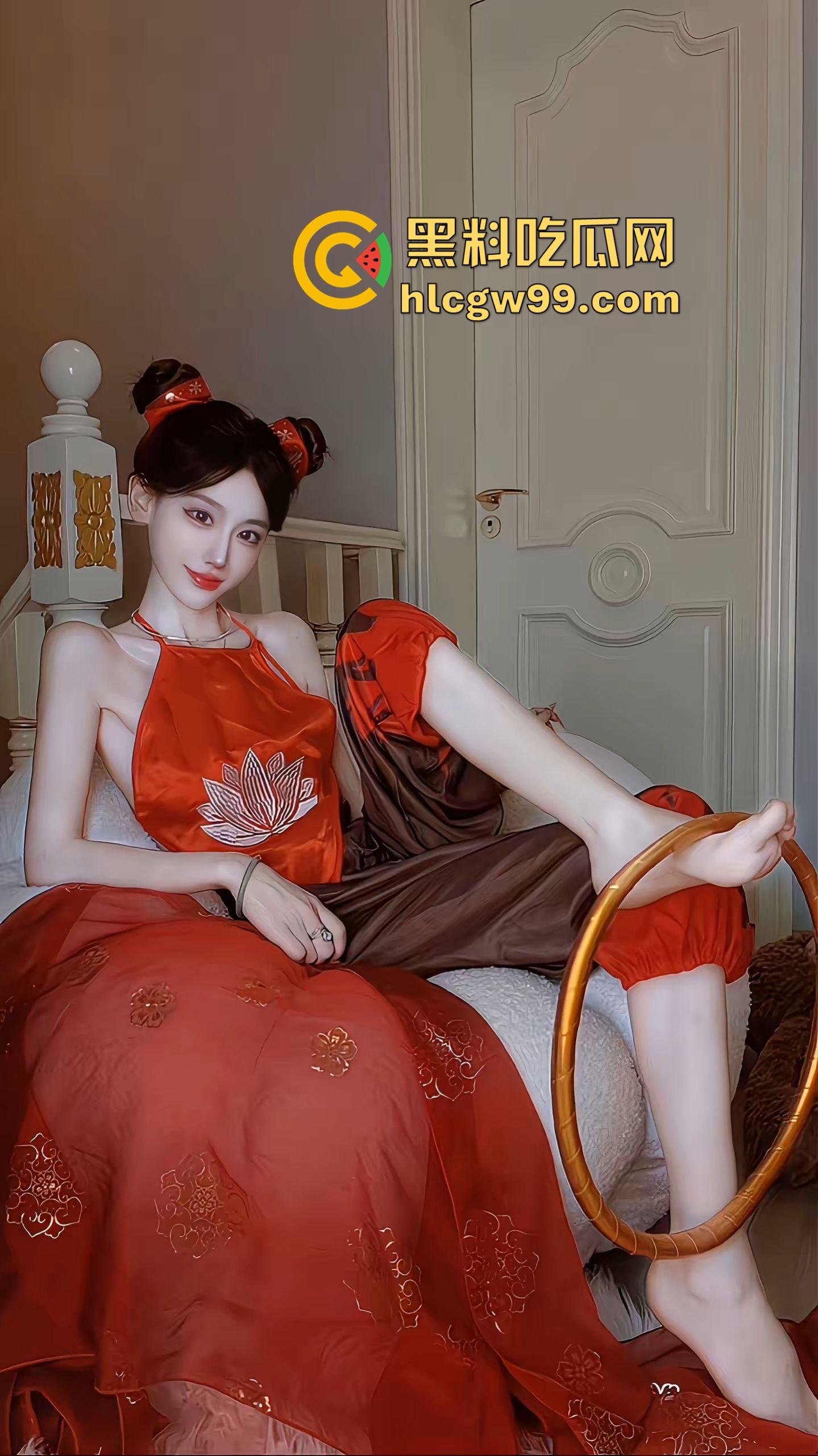 三头六臂莲藕身，Cos商务风哪吒杀疯了,肚兜短裤风火轮，离经叛道只杀不渡，快给我来个同款申公豹！-3