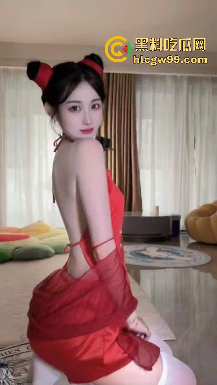 三头六臂莲藕身，Cos商务风哪吒杀疯了,肚兜短裤风火轮，离经叛道只杀不渡，快给我来个同款申公豹！-6