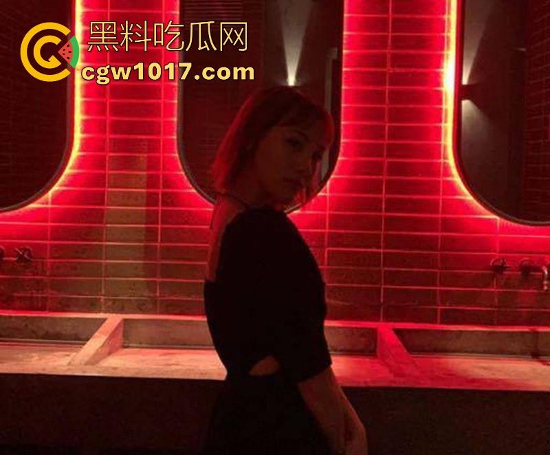 杭州师范大学【李沐英】性爱视频流出，高颜值女神被男友无套爆操，女上骑乘后入猛干淫叫连连！-3