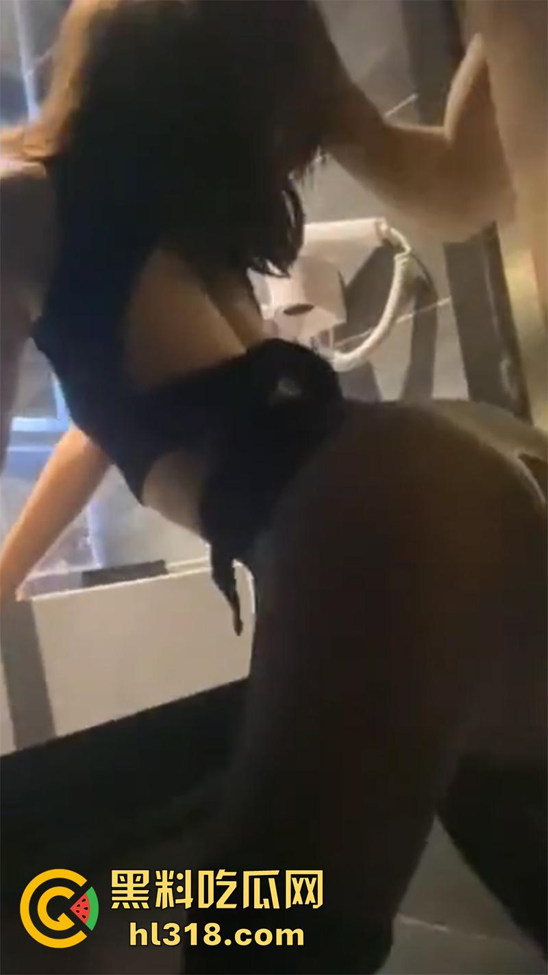 超刺激多位母狗高潮合集，顶级身材长腿翘臀尤物，被大鸡巴冲击爆操，全身抽搐痉挛惨叫连连！-6