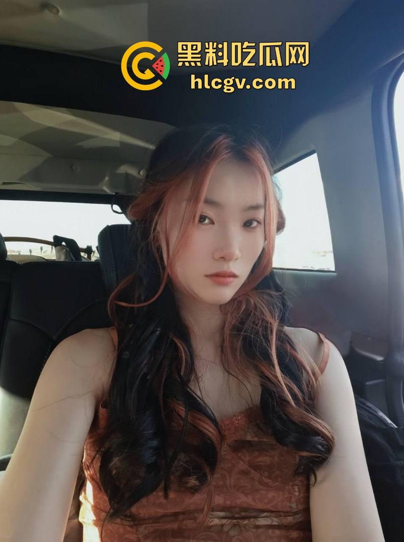 重庆信息科技大学【林薇】网传清纯女神化身外围小母狗？白丝足交、后入打桩，完全颠覆校园形象！-2