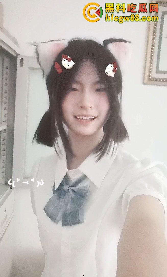 扬州05女高『孙俞』洛丽塔JK女神私下变抖M，粉嫩多汁小鲍鱼视频流出，这骚货真他妈下贱！-4