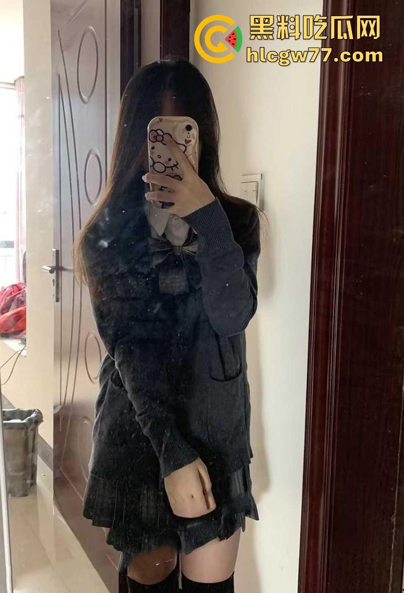 湖北襄阳清纯学生妹【张婧涵】露脸裸舞沦为金主小母狗 从校园乖乖女秒变淫骚小野猫！-7