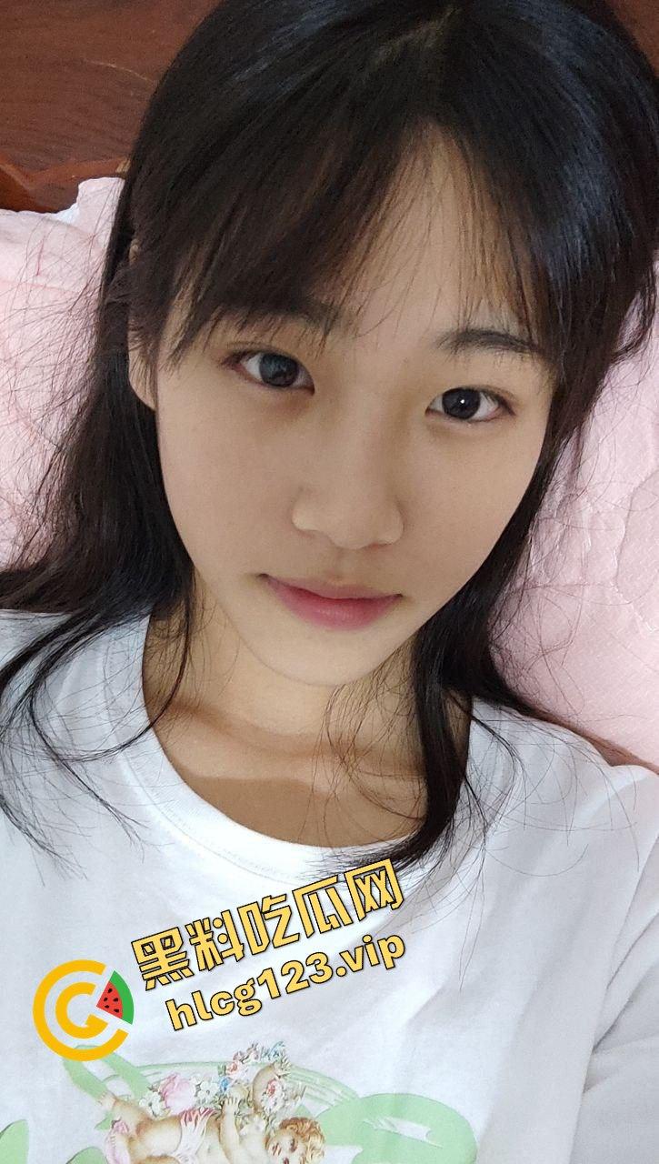 毕业妹子被小穴的黑森林掩盖，真是个野性十足的新手！-1