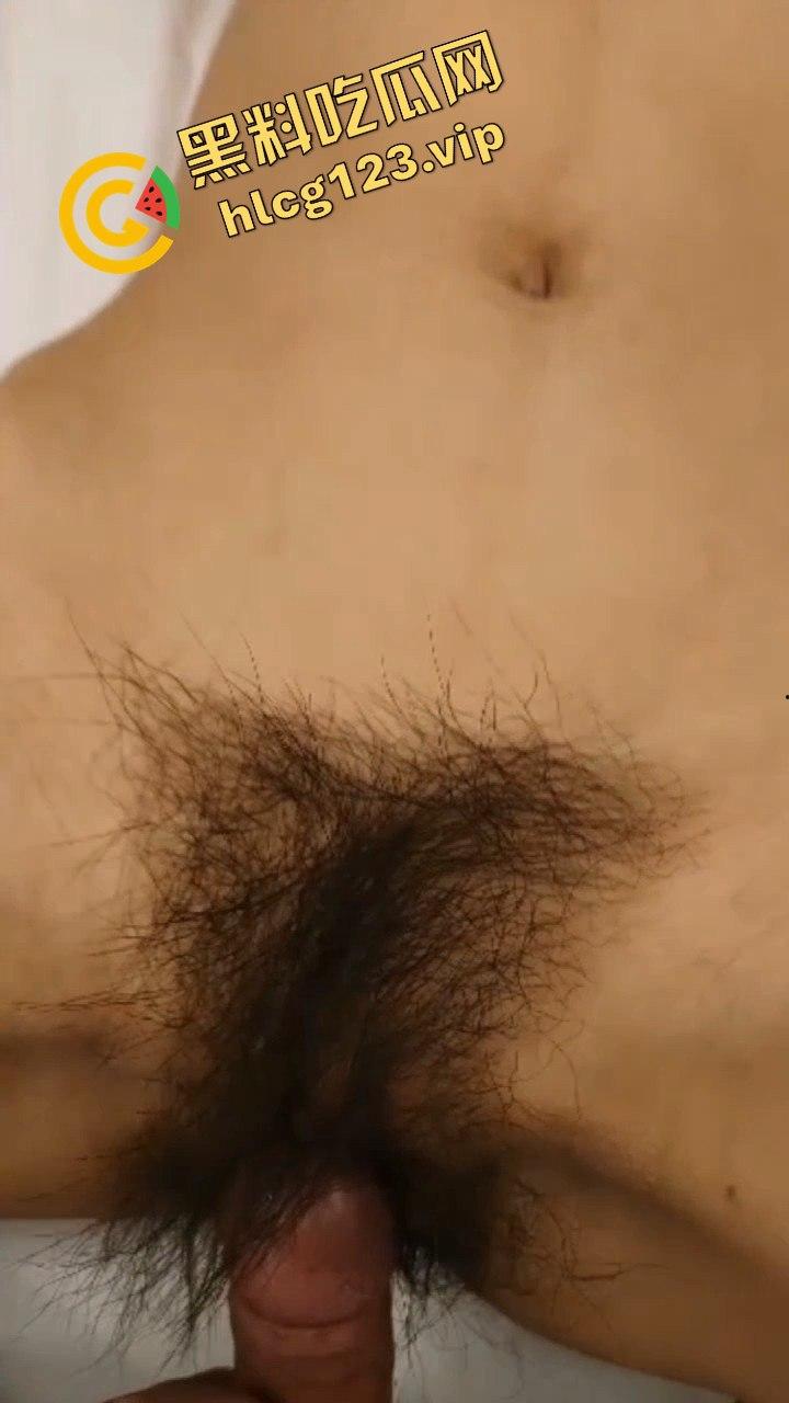 毕业妹子被小穴的黑森林掩盖，真是个野性十足的新手！-7